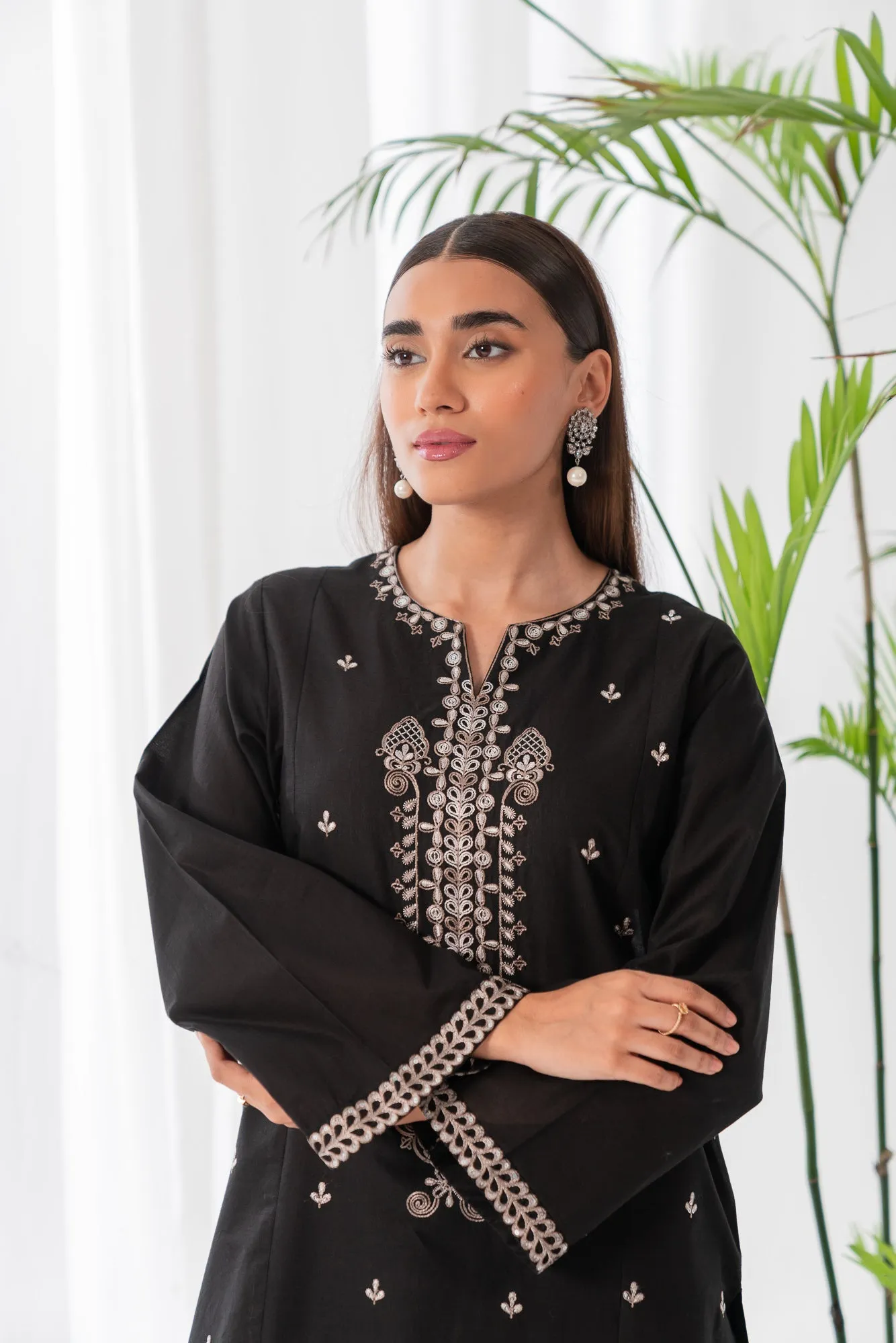 1 Piece Solid Embroidered