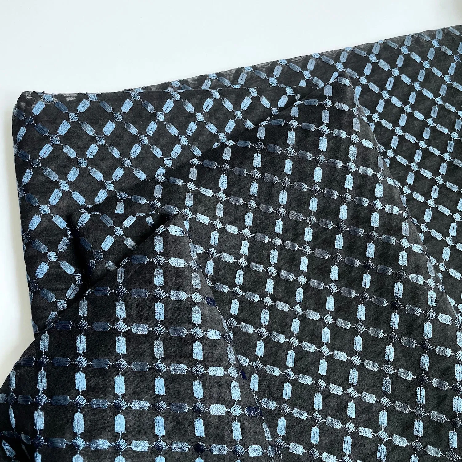 Embroidered Silk Organza - Feminetta