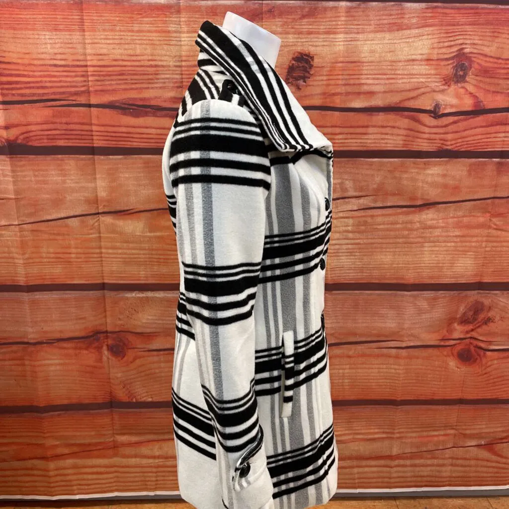 IZ BYER WHITE BLACK COAT SIZE SMALL TCC
