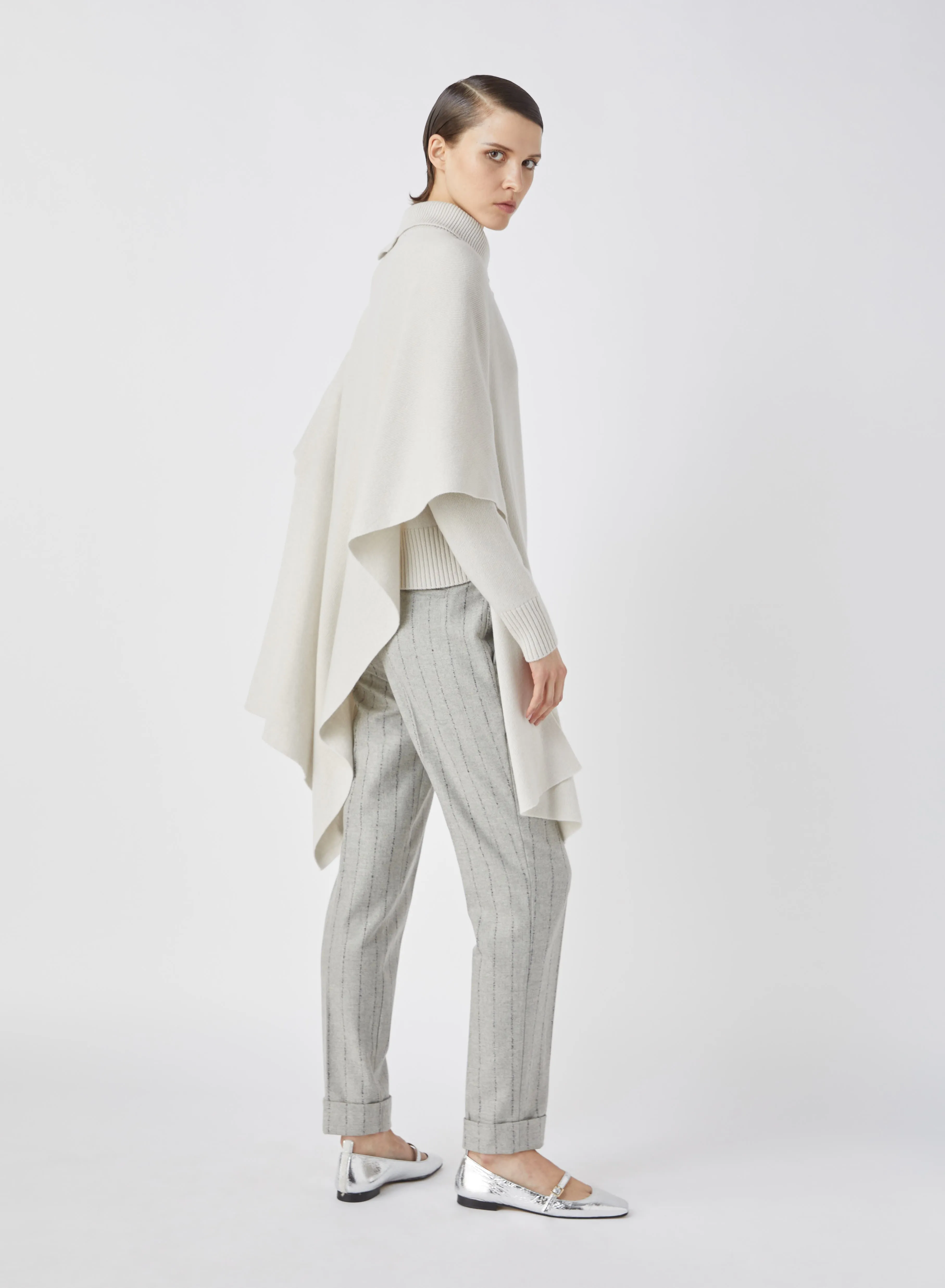 MANTELLA IN CASHMERE