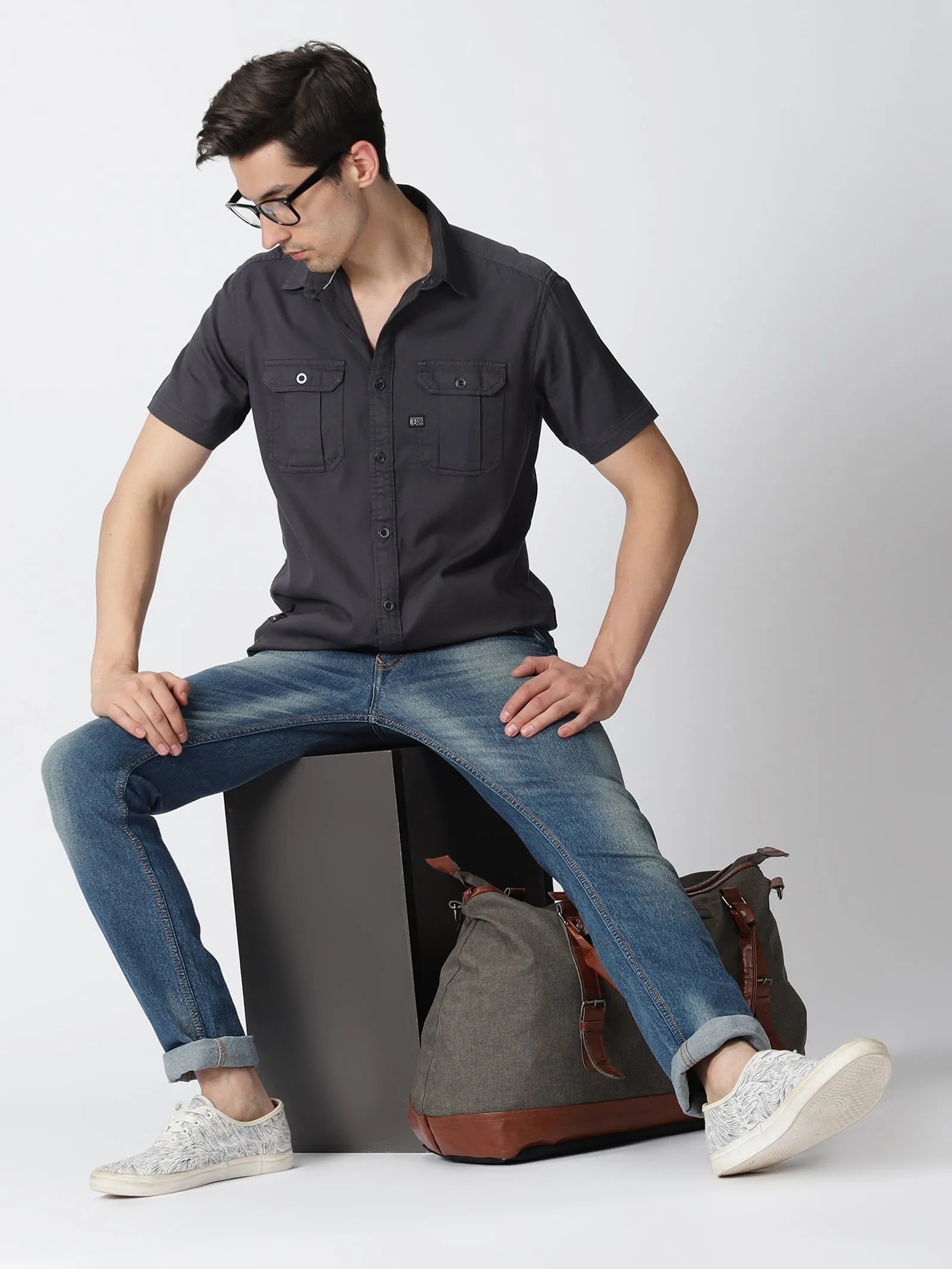 MEN'S DK GREY SOLID SLIM FIT SHIRT