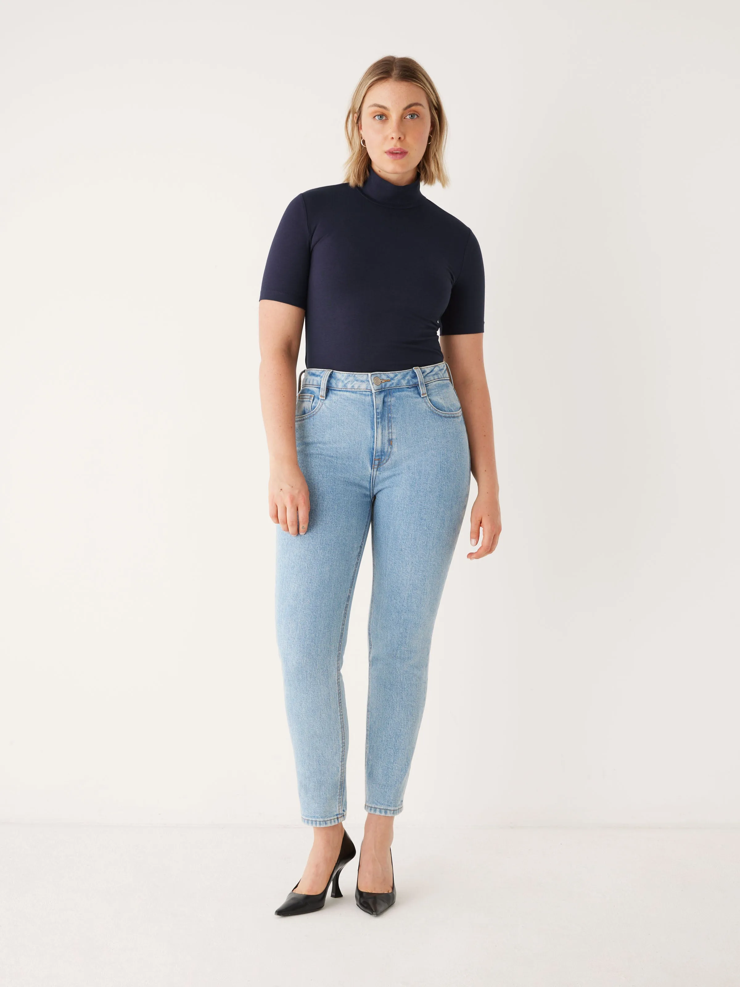 The Mid-Sleeve Mockneck in Dark Blue